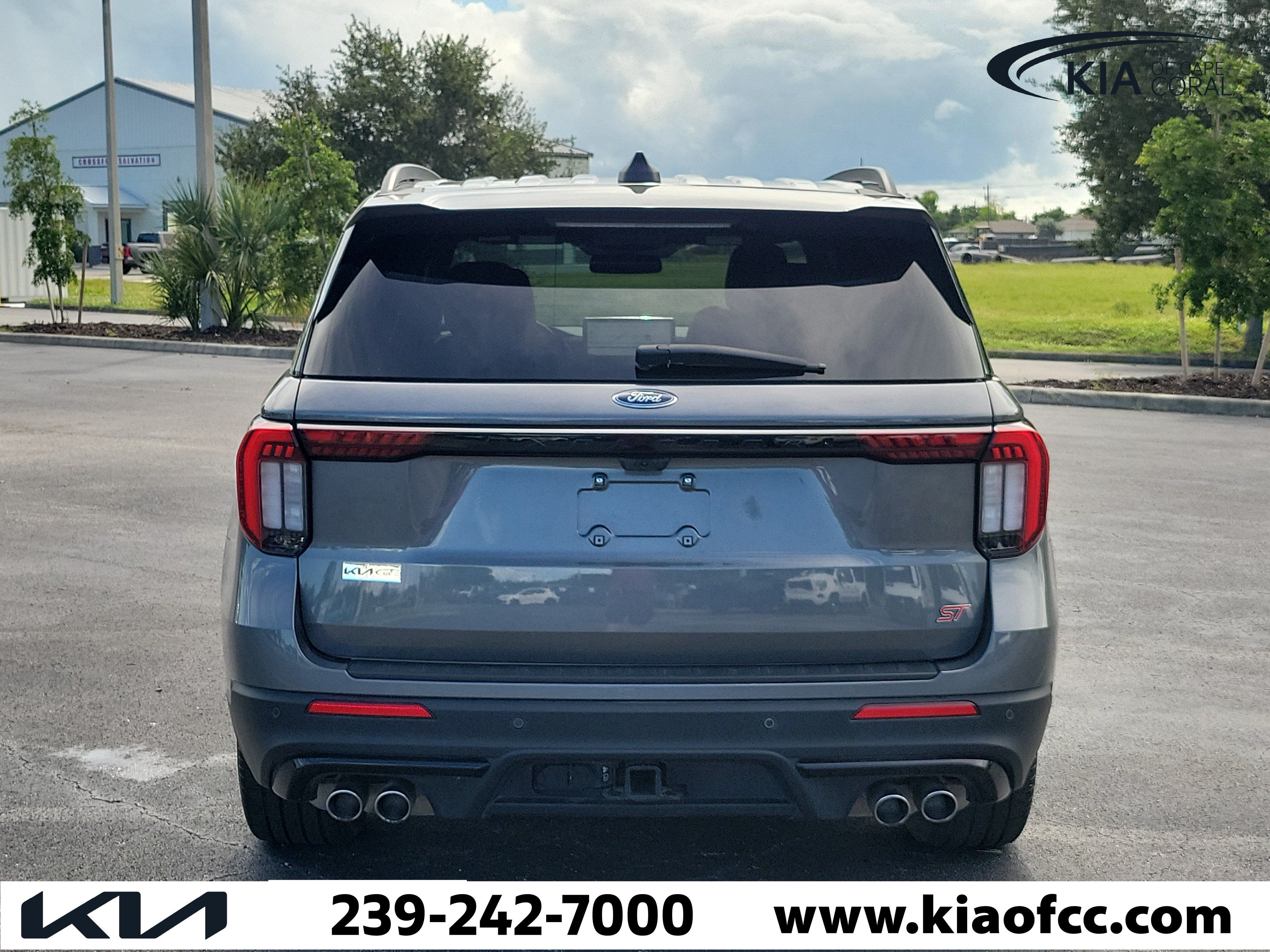 Used 2025 Ford Explorer ST w/ Sun And Sound Package RWD image 5