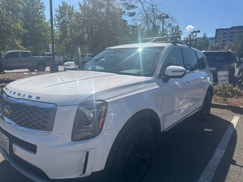 Used 2021 Kia Telluride LX AWD/4WD image 3
