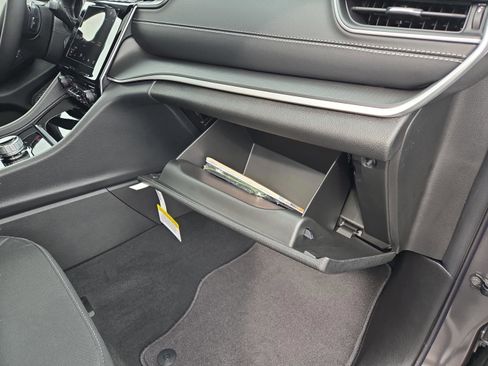 New 2025 Jeep Grand Cherokee Laredo X image 30