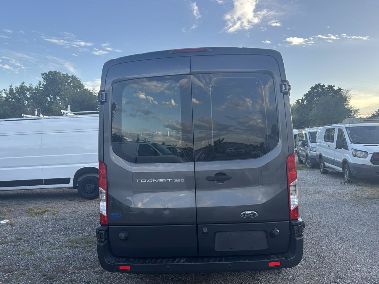 Used 2017 Ford Transit 350 XLT RWD image 6