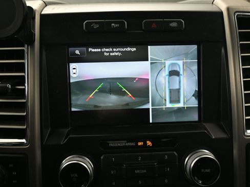 Used 2015 Ford F150 Platinum w/ Equipment Group 701A Luxury image 13