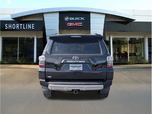 Used 2019 Toyota 4Runner TRD Off-Road Premium AWD/4WD image 4