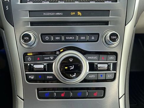 Used 2017 Lincoln MKZ Reserve FWD image 13