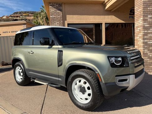 Used 2022 Land Rover Defender 90 image 1