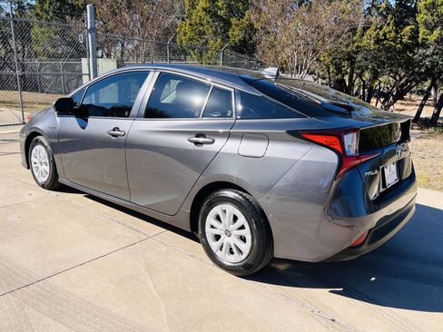 Used 2020 Toyota Prius LE image 9