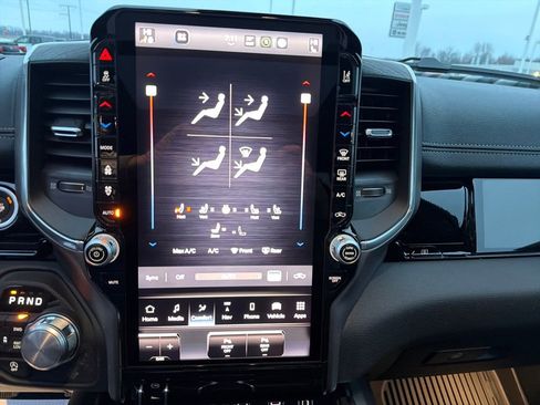 New 2026 RAM 1500 Laramie AWD/4WD image 18