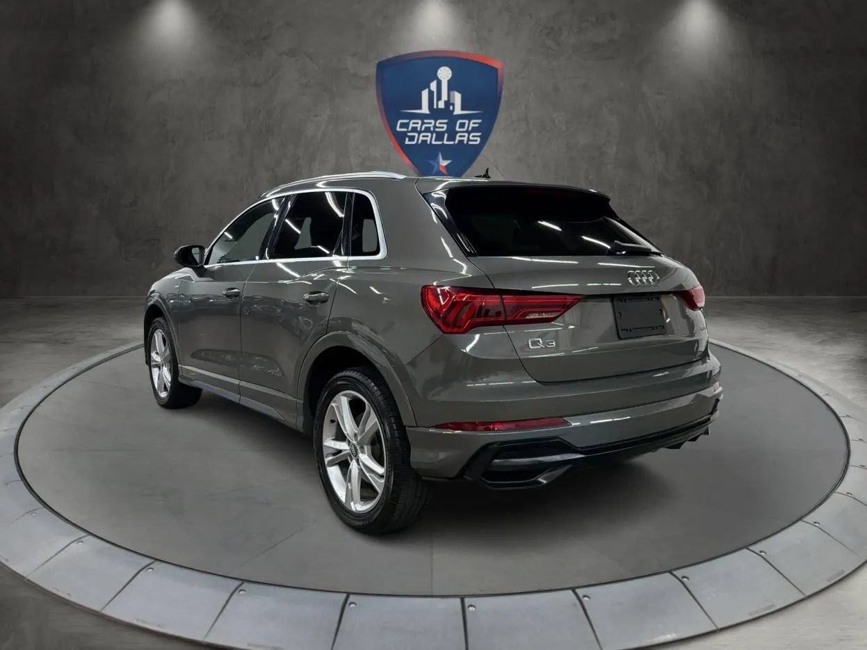 Used 2020 Audi Q3 2.0T Premium w/ Convenience Package AWD/4WD image 3