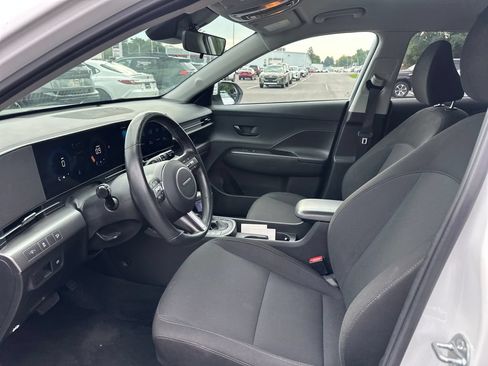 Used 2025 Hyundai Kona SEL FWD image 10