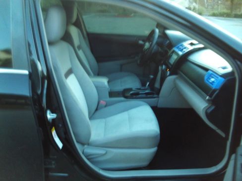 Used 2012 Toyota Camry LE image 24