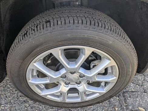 Used 2023 Jeep Compass Latitude image 22