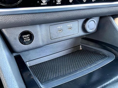 Certified 2025 Nissan Rogue SV image 34