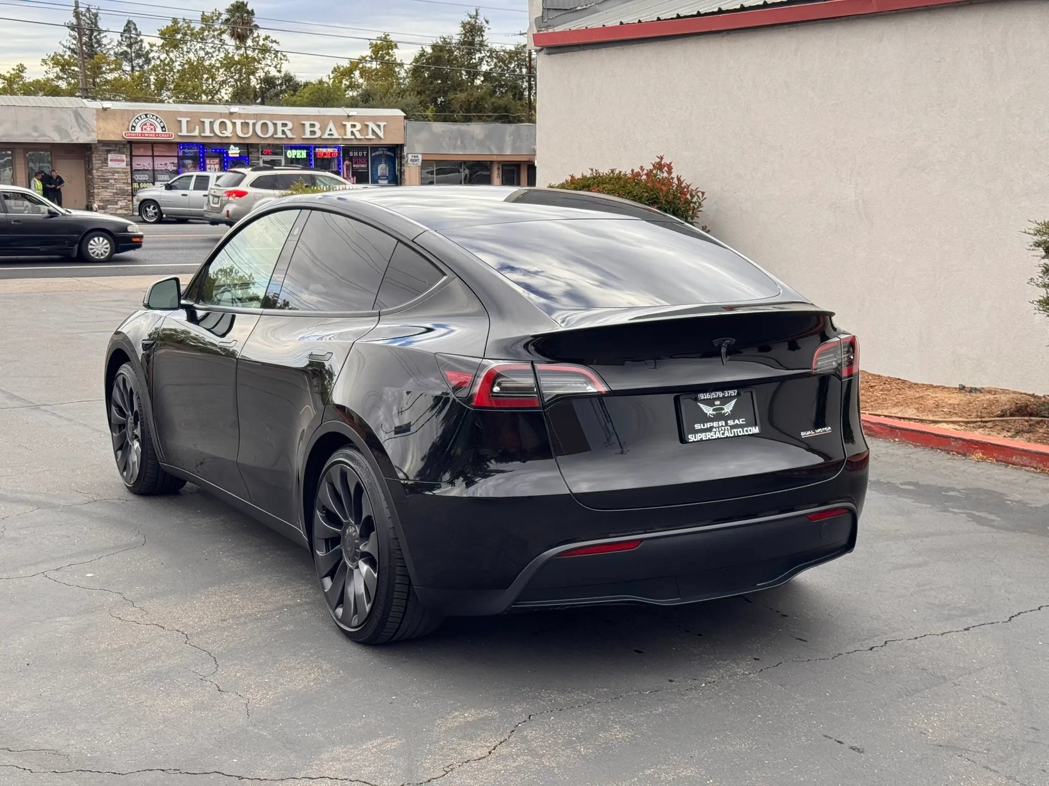 Used 2023 Tesla Model Y Performance AWD/4WD image 4