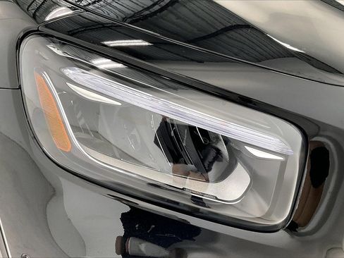 New 2025 Mercedes-Benz GLB 250 4MATIC image 13