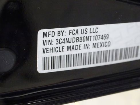 Used 2022 Jeep Compass Latitude image 19