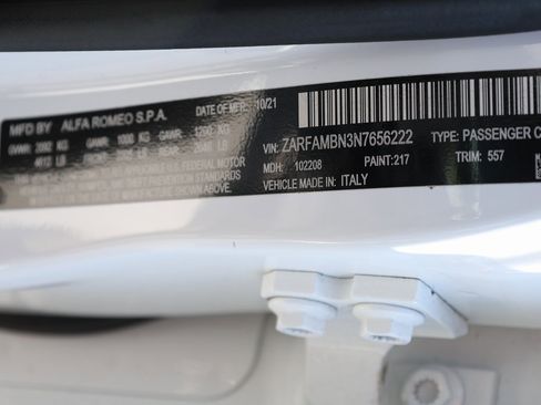 Used 2022 Alfa Romeo Giulia Veloce image 41