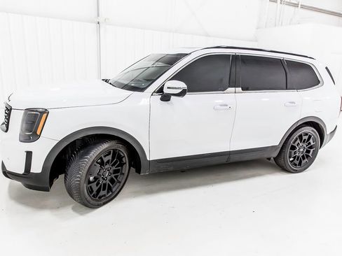 Used 2022 Kia Telluride SX w/ SX Prestige Package AWD/4WD image 3