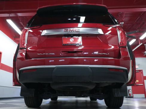Used 2023 GMC Yukon XL Denali image 35
