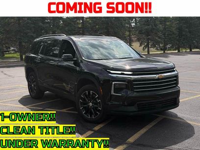Used 2025 Chevrolet Traverse LT w/ Sun and Wheel Package