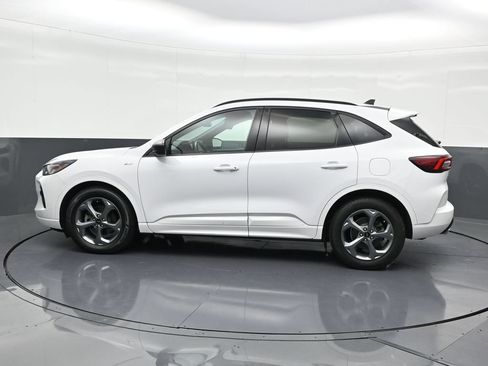 Used 2023 Ford Escape ST-Line w/ Tech Pack #1 FWD image 2