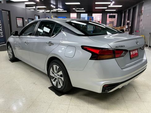 Used 2023 Nissan Altima 2.5 S FWD image 4