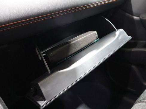 Used 2023 Honda Pilot Sport image 31