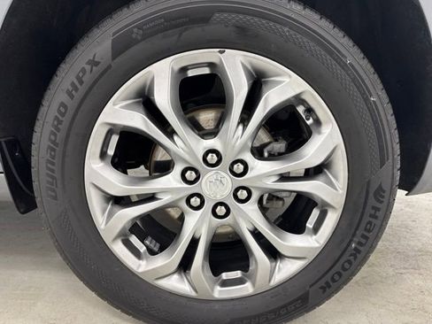 Used 2021 Buick Enclave Avenir w/ Avenir Technology Package AWD/4WD image 36