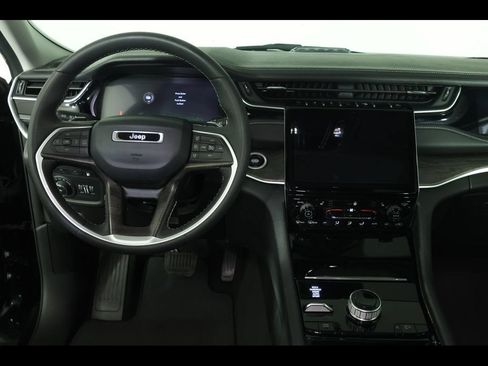 Used 2023 Jeep Grand Cherokee 4WD 4xe image 17
