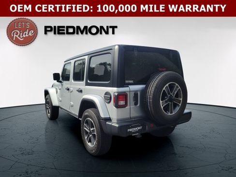 Used 2023 Jeep Wrangler Unlimited Sahara w/ Cold Weather Group AWD/4WD image 7