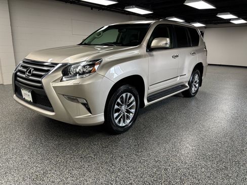 Used 2015 Lexus GX 460 Luxury w/ Preferred Accessory Package image 10