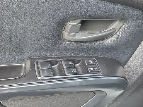 Used 2018 Nissan Titan S w/ GAWR Package AWD/4WD image 13