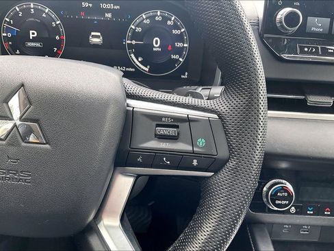 Used 2023 Mitsubishi Outlander SEL AWD/4WD image 18