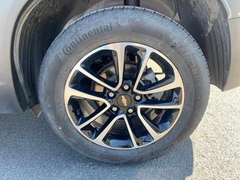 Used 2025 Chevrolet TrailBlazer LT AWD/4WD image 23
