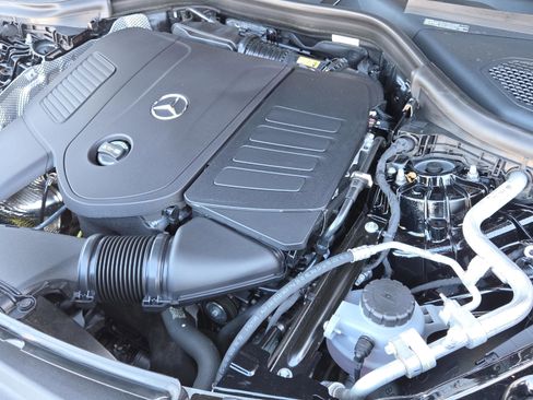 Certified 2026 Mercedes-Benz GLC 300 image 21