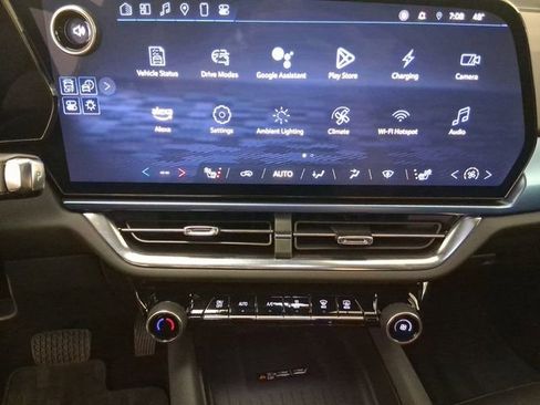 Used 2025 Chevrolet Equinox EV LT w/ Convenience Package image 21