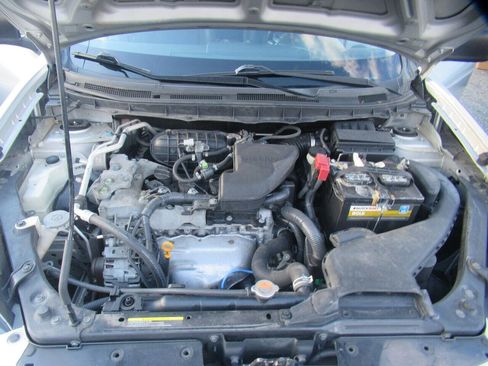 Used 2014 Nissan Rogue S w/ Convenience Package image 16