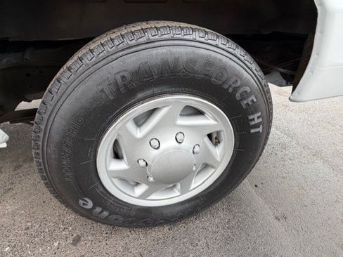 Used 2009 Ford E-250 and Econoline 250 image 10