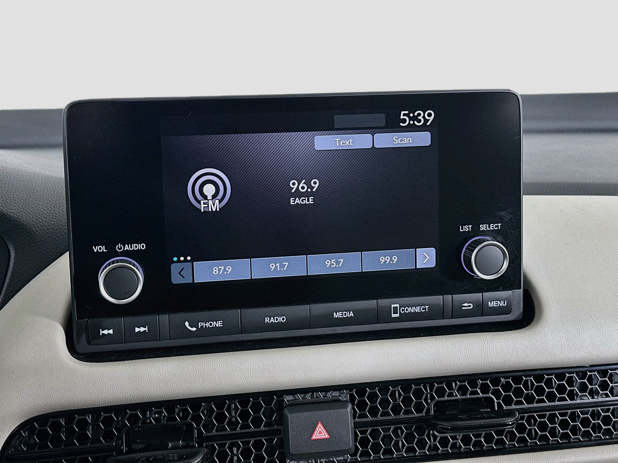 Used 2025 Honda HR-V LX image 19