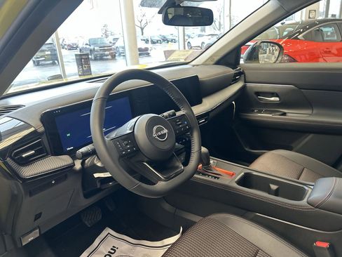 New 2026 Nissan Kicks SR w/ Cold Weather Package image 27