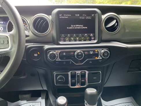 Used 2023 Jeep Gladiator Overland image 25