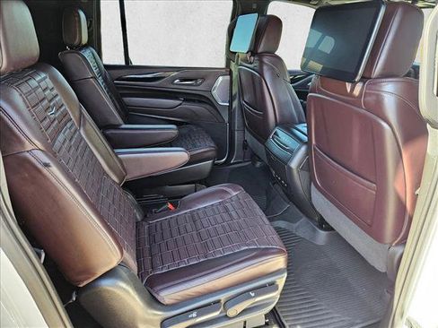 Used 2023 Cadillac Escalade ESV Sport Platinum w/ LPO, ONYX Package image 22