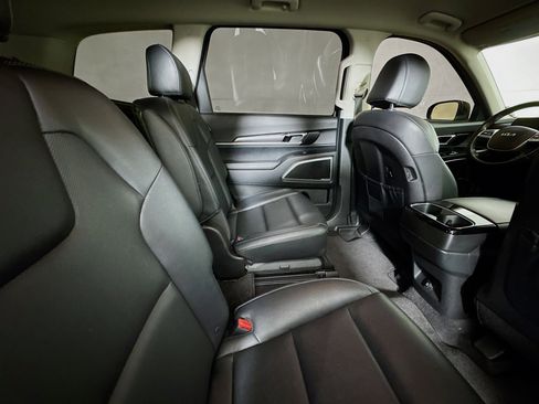 Used 2023 Kia Telluride S image 26