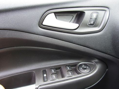 Used 2018 Ford Escape SEL image 17