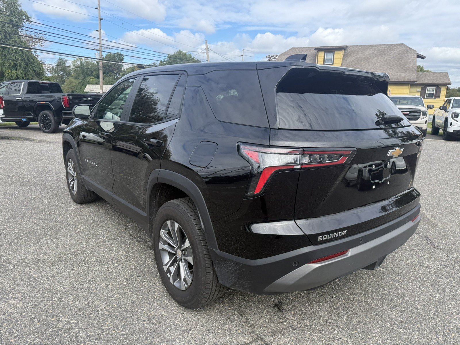 Used 2026 Chevrolet Equinox LT FWD image 5