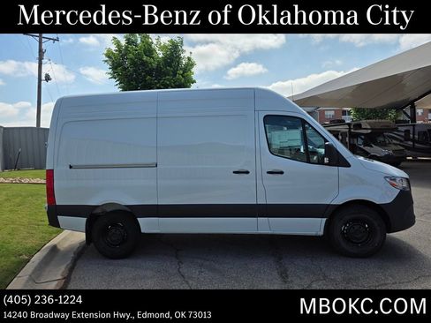 Used 2026 Mercedes-Benz Sprinter 2500 image 3