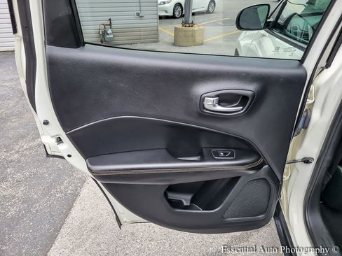 Used 2019 Jeep Compass Limited AWD/4WD image 24