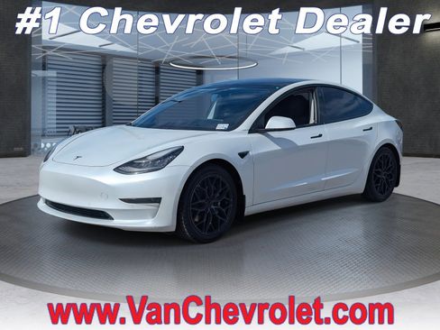 Used 2019 Tesla Model 3 Standard Range Plus image 1