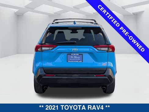 Used 2021 Toyota RAV4 LE image 5