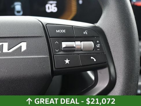 Used 2025 Kia K4 FWD image 21