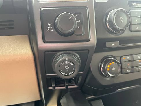 Used 2018 Ford F150 XLT w/ Equipment Group 302A Luxury AWD/4WD image 27