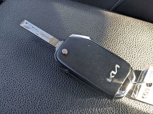 Used 2024 Kia Forte LXS image 31